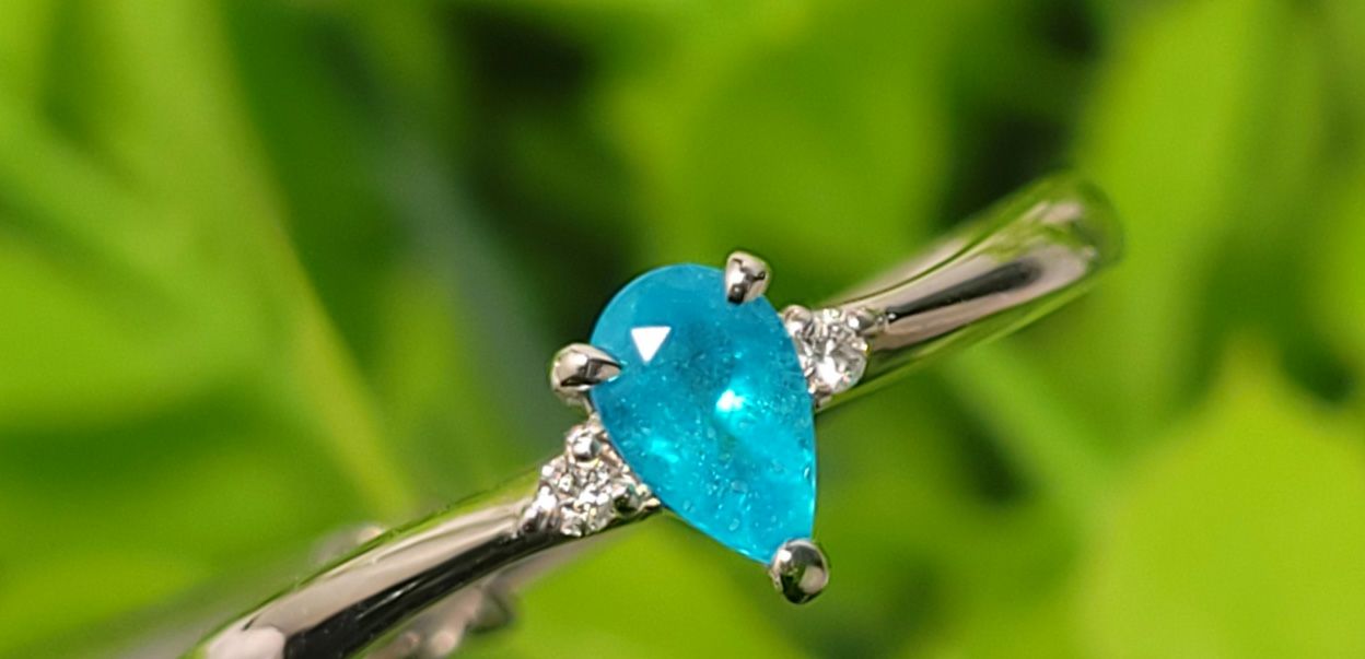 ブラジルバターリャ産パライバトルマリンペアシェイプカット0.256ctプラチナリング0.02ct