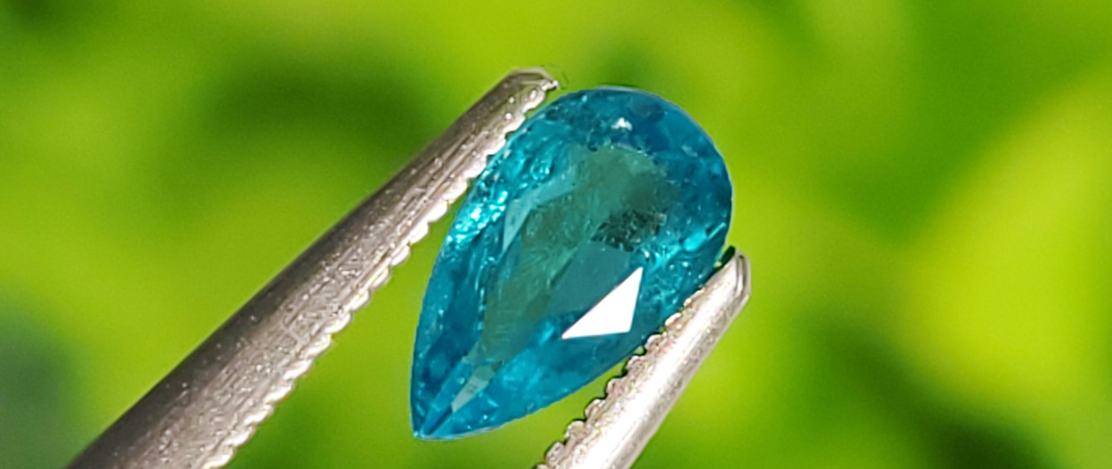 バブラジル産バターリャ鉱山パライバトルマリン0.243ct(中央宝石研究所宝石鑑別書付)