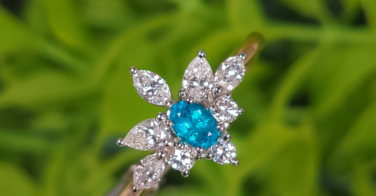  ブラジル産バターリャ鉱山パライバトルマリン0.18ctプラチナゴールドリングダイヤ0.55ct付(中央宝石研究所宝石鑑別書付)