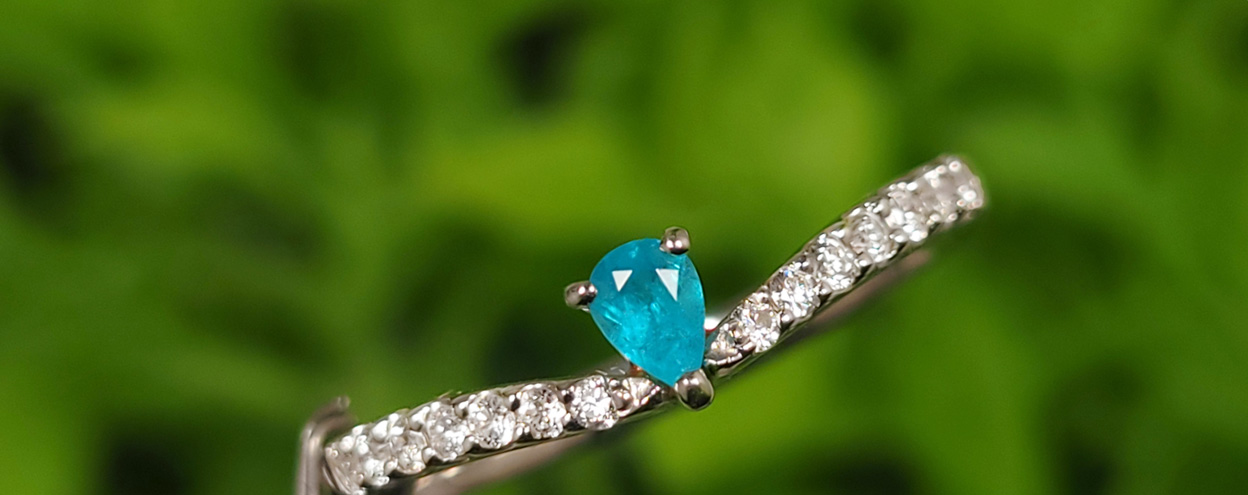 ブラジル産バターリャ鉱山パライバトルマリン0.12ctプラチナリングダイヤ0.165ct付 (中央宝石研究所宝石鑑別書付)