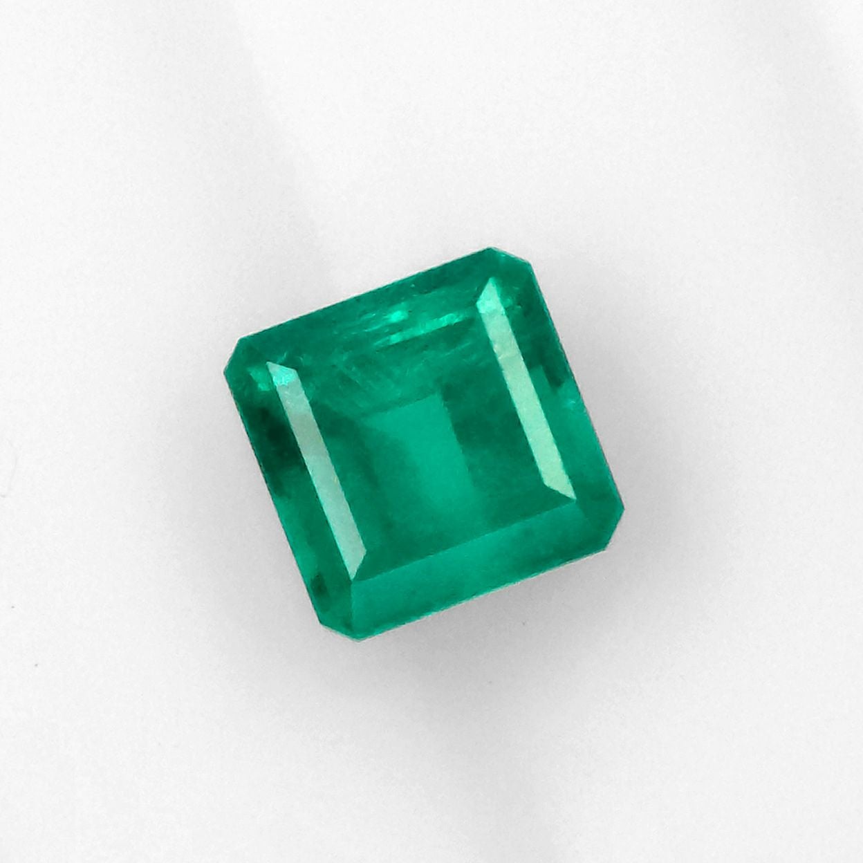コロンビア産・エメラルド0.6ct・鑑付き コロンビア産エメラルド 0.057ctルース