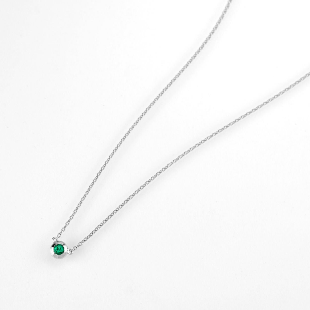 エメラルドプラチナネックレス-緑の女神-