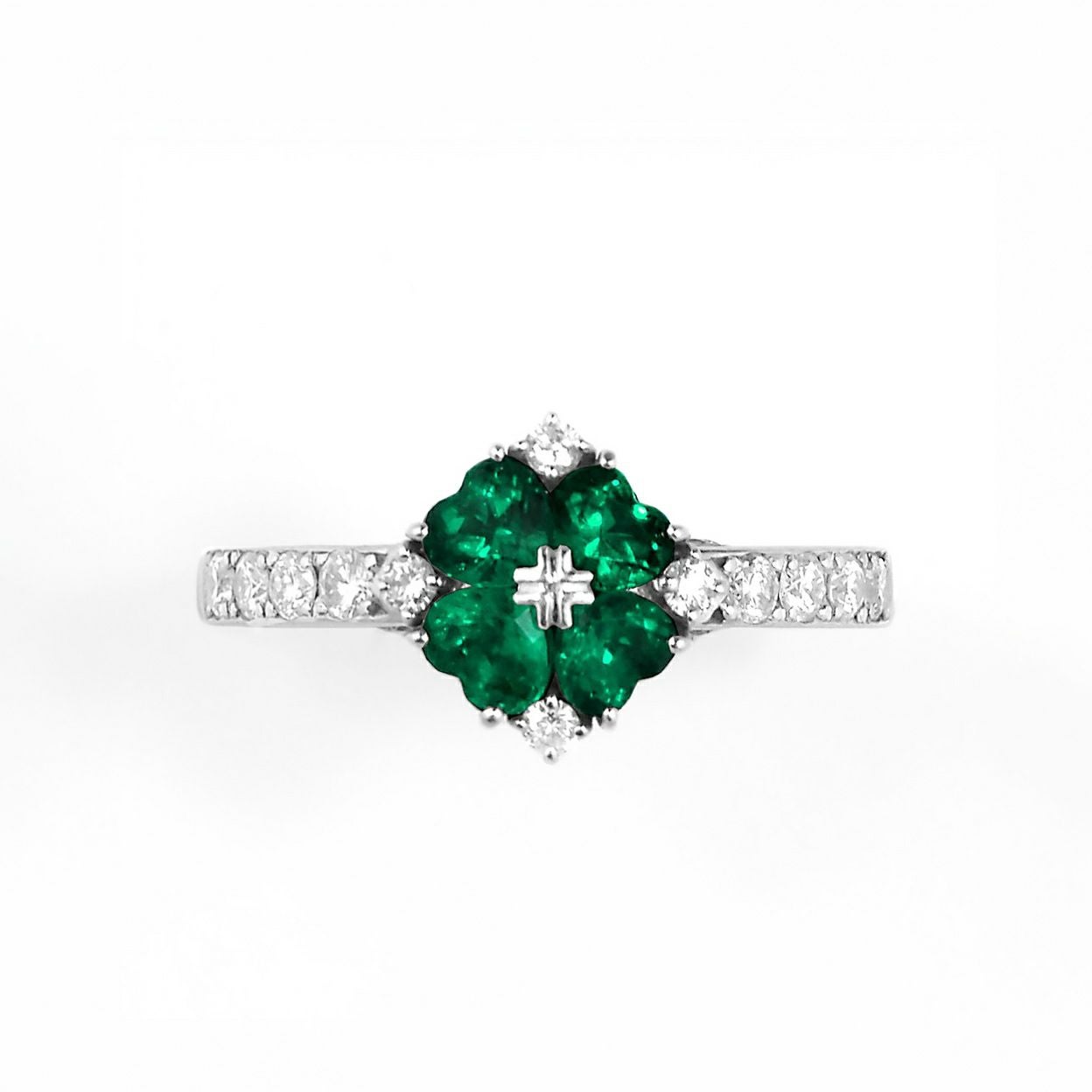 コロンビア産エメラルド0.71ctプラチナリングダイヤ0.37ct付(中央宝石研究所宝石鑑別書付)