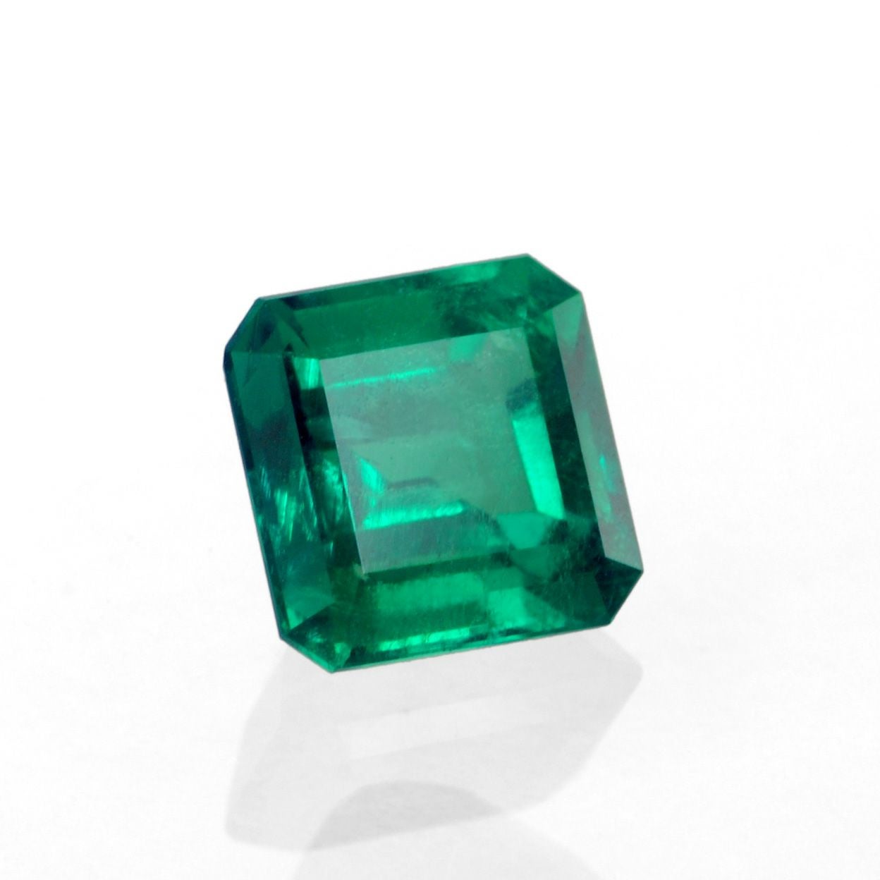 コロンビア産エメラルド1.06ct(中央宝石研究所宝石鑑別書付)