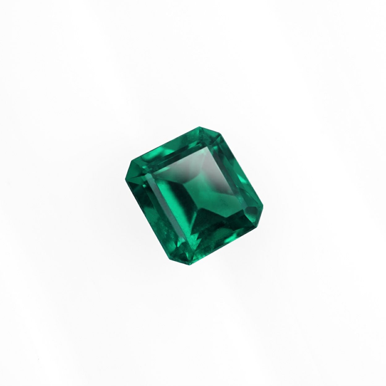 コロンビア産ムゾー鉱山無処理エメラルド(ノンオイル)0.40ct(GIA宝石