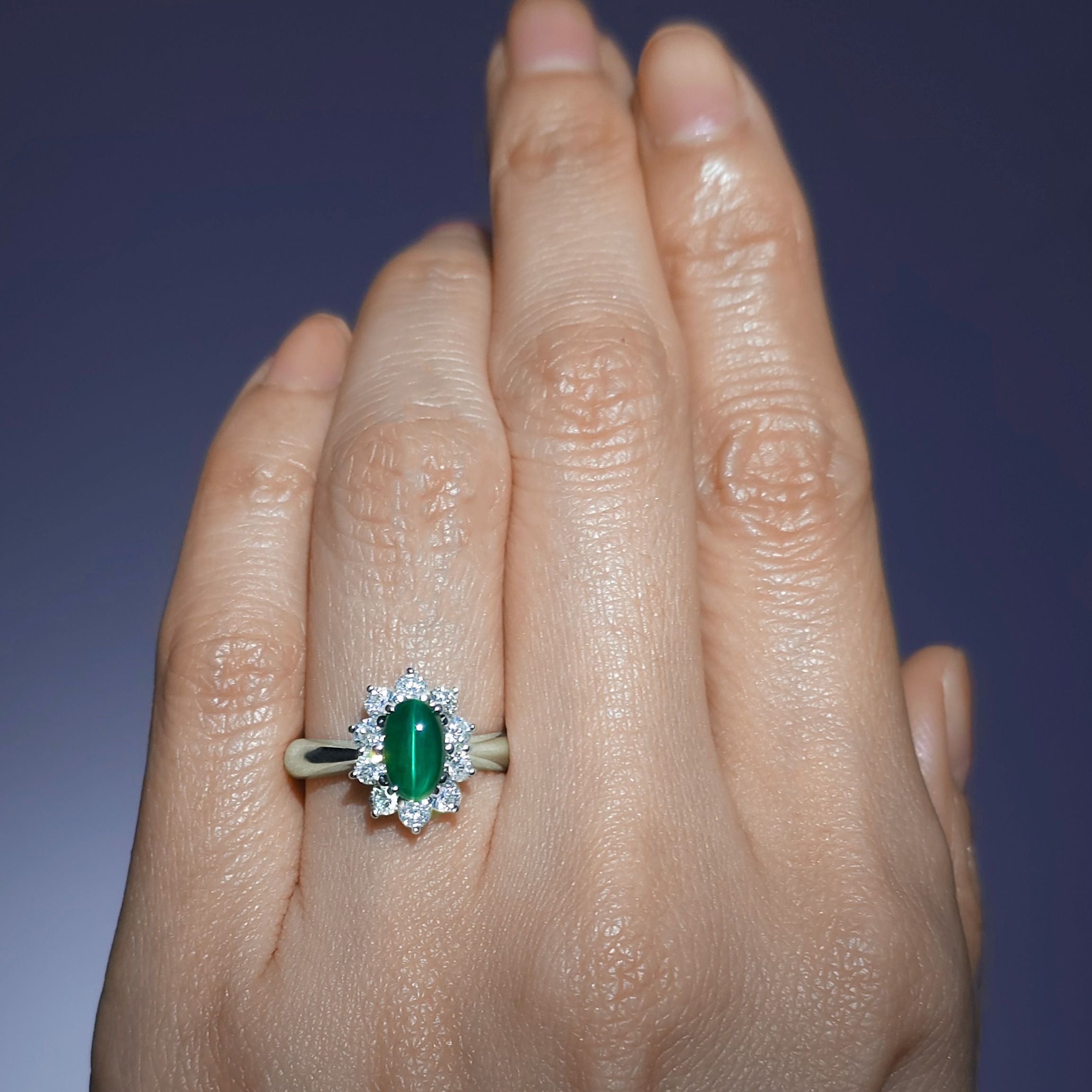 コロンビア産エメラルドキャッツアイ0.95ctプラチナリングダイヤ0.61ct付(GIA宝石鑑別書付)【F1】