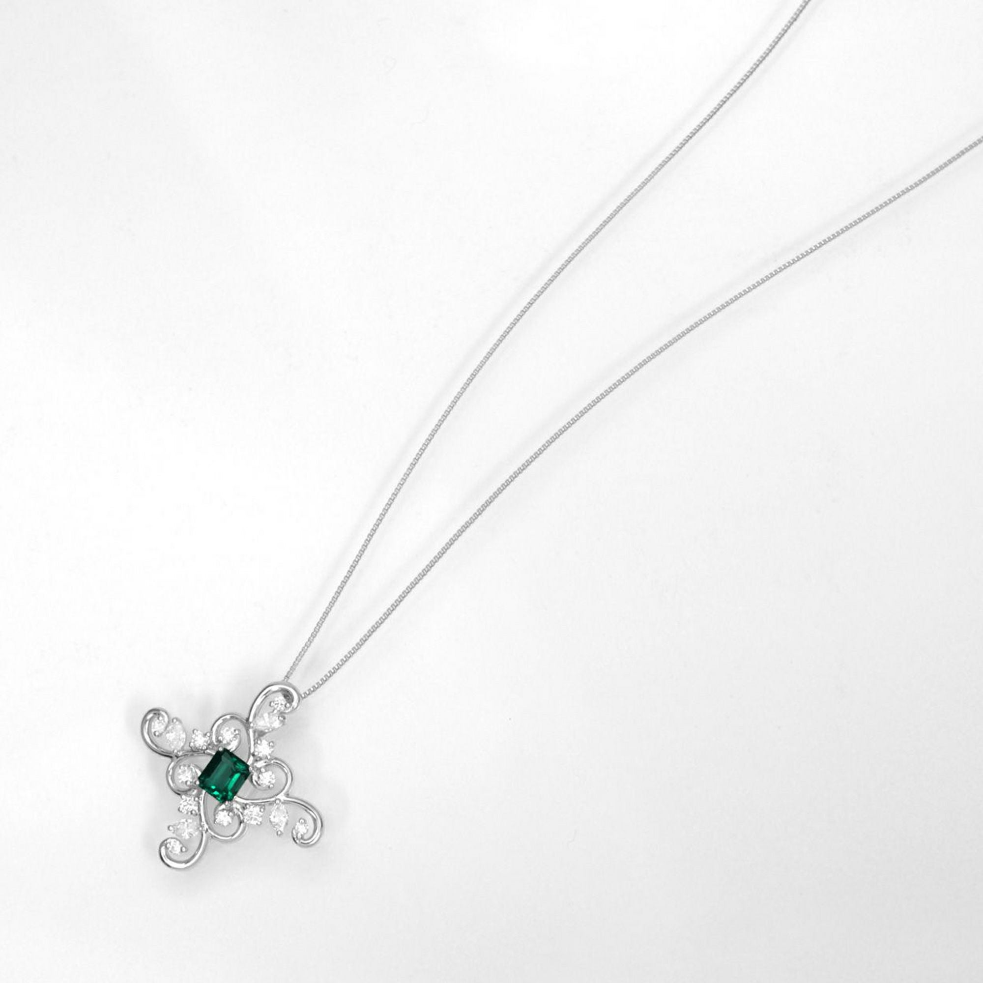コロンビア産無処理エメラルド(ノンオイル)0.487ctプラチナネックレスダイヤ0.54ct(中央宝石研究所宝石鑑別書付 )
