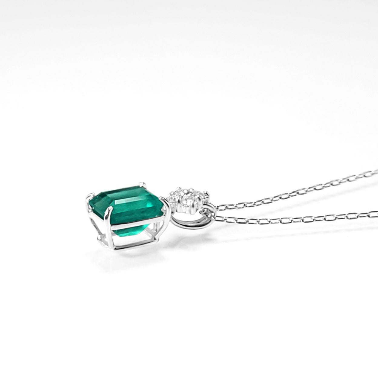 専用JB149★高級 エメラルド1ct ダイヤ プラチナ ヘッド ソ付 エメラルド1.94ctプラチナネックレスダイヤ0.11ct付(中央宝石研究所