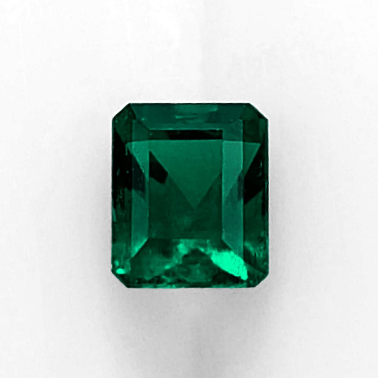 コロンビア産ムゾー鉱山無処理エメラルド(ノンオイル)0.32ct(GIA宝石鑑別書付)