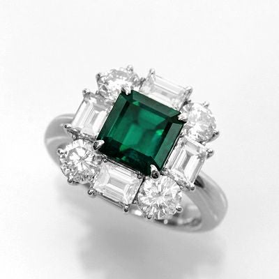 コロンビア産ムゾー鉱山エメラルドカット1.72ctプラチナリングダイヤ2.78ct付(中央宝石研究所宝石鑑別書付)
