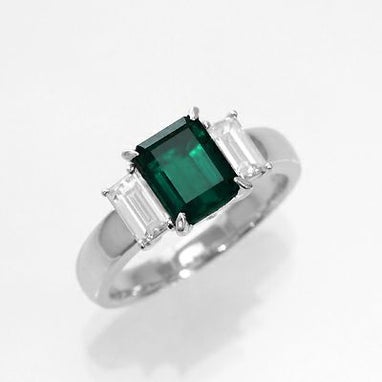 コロンビア産ムゾー鉱山エメラルド1.676ctプラチナリングダイヤ0.72ct 