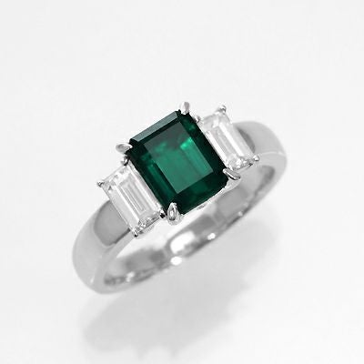 コロンビア産ムゾー鉱山エメラルド1.676ctプラチナリングダイヤ0.72ct付(中央宝石研究所宝石鑑別書付)