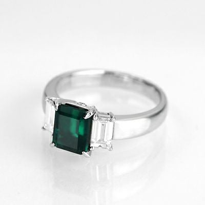 コロンビア産ムゾー鉱山エメラルド1.676ctプラチナリングダイヤ0.72ct付(中央宝石研究所宝石鑑別書付)