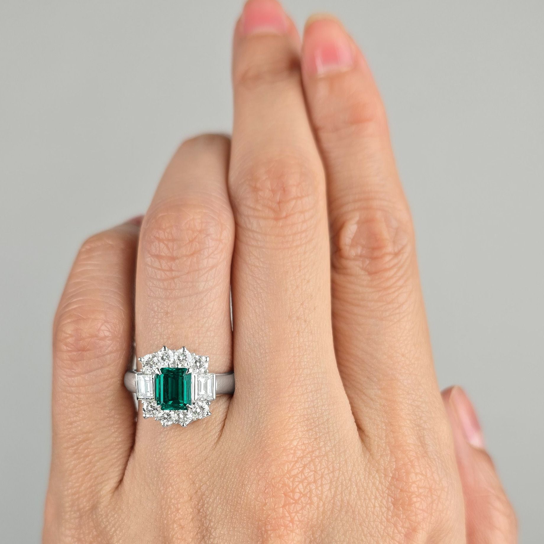 コロンビア産エメラルド1.00ctプラチナリングダイヤ1.18ct付(GIA宝石鑑別書付)【F1】
