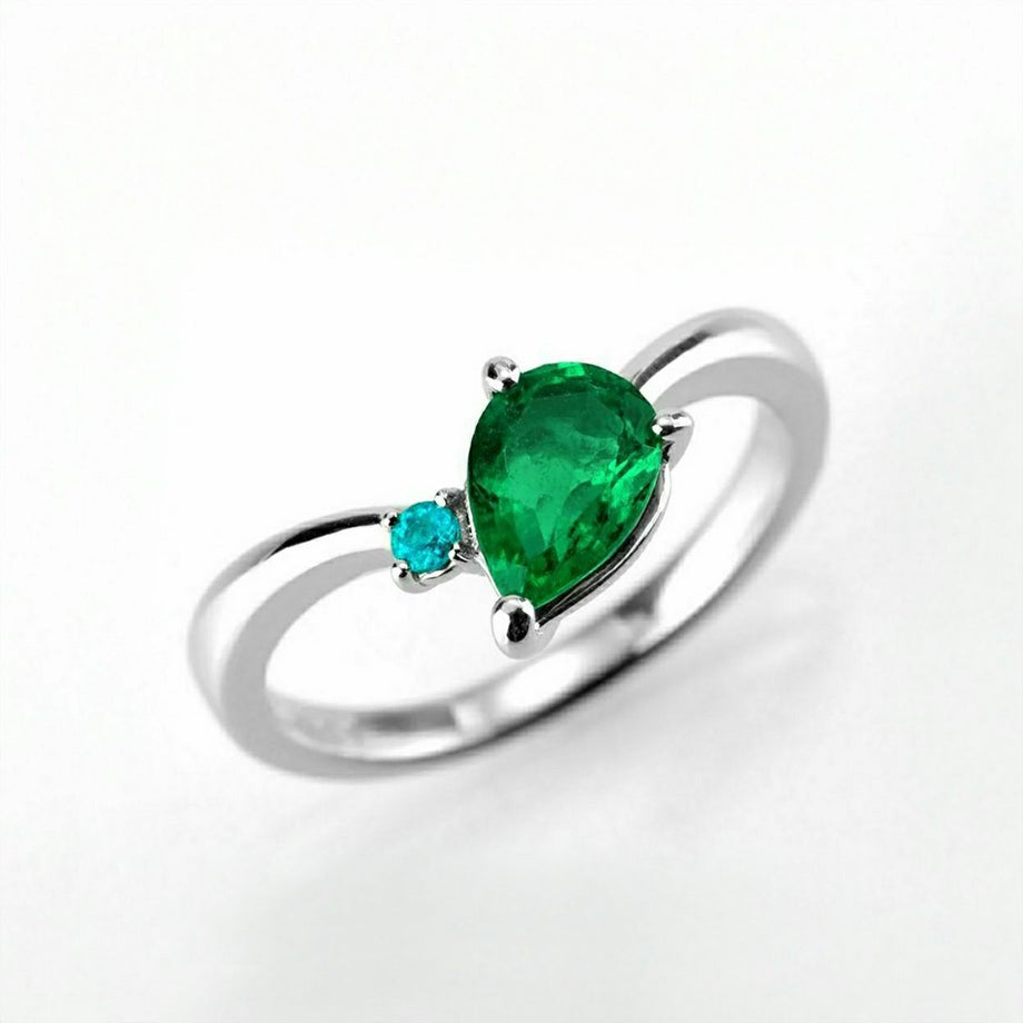 エメラルド0.77ctプラチナリングパライバトルマリン0.03ct付(GIA宝石鑑別書付)【F1記載あり】