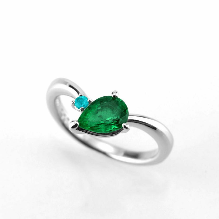 エメラルド0.77ctプラチナリングパライバトルマリン0.03ct付(GIA宝石鑑別書付)【F1記載あり】