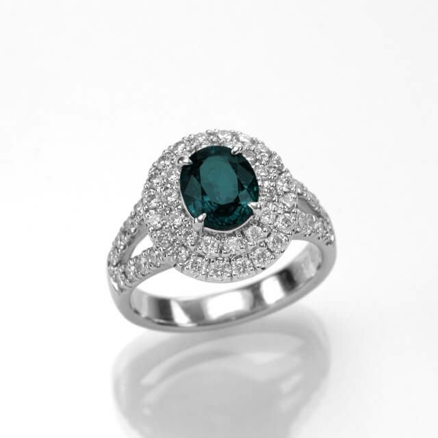 アレキサンドライト1.51ctプラチナリングダイヤ0.82ct付(中央宝石研究所宝石鑑別書付)