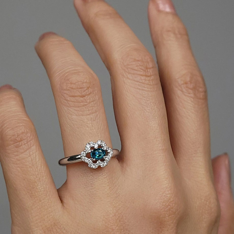 ブラジル産アレキサンドライト0.27ctK18ホワイトゴールドリングダイヤ0.20ct付(中央宝石研究所宝石鑑別書付)