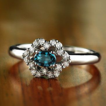 ブラジル産アレキサンドライト0.27ctK18ホワイトゴールドリングダイヤ0.20ct付(中央宝石研究所宝石鑑別書付)