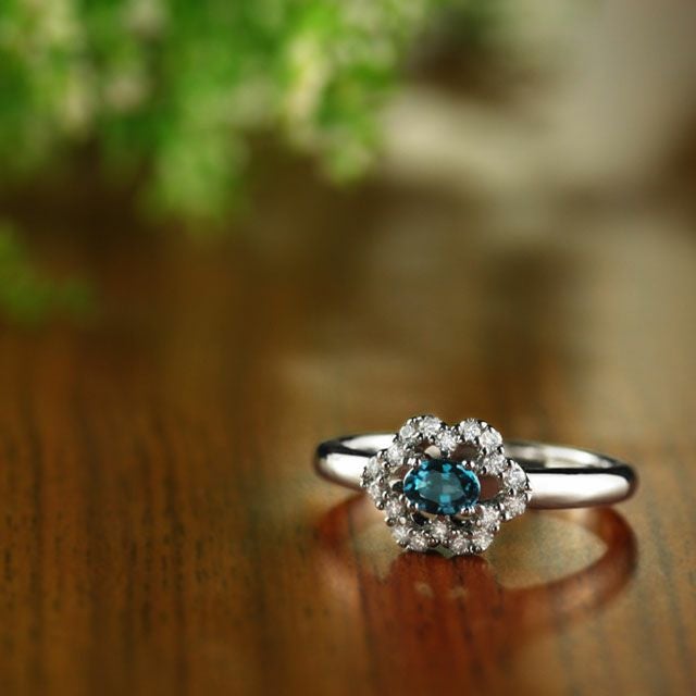 ブラジル産アレキサンドライト0.27ctK18ホワイトゴールドリングダイヤ0.20ct付(中央宝石研究所宝石鑑別書付)