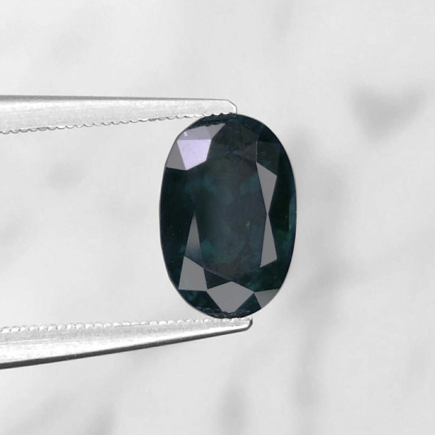 アレキサンドライト2.10ct(GIA宝石鑑別書 中央宝石研究所宝石鑑別書付