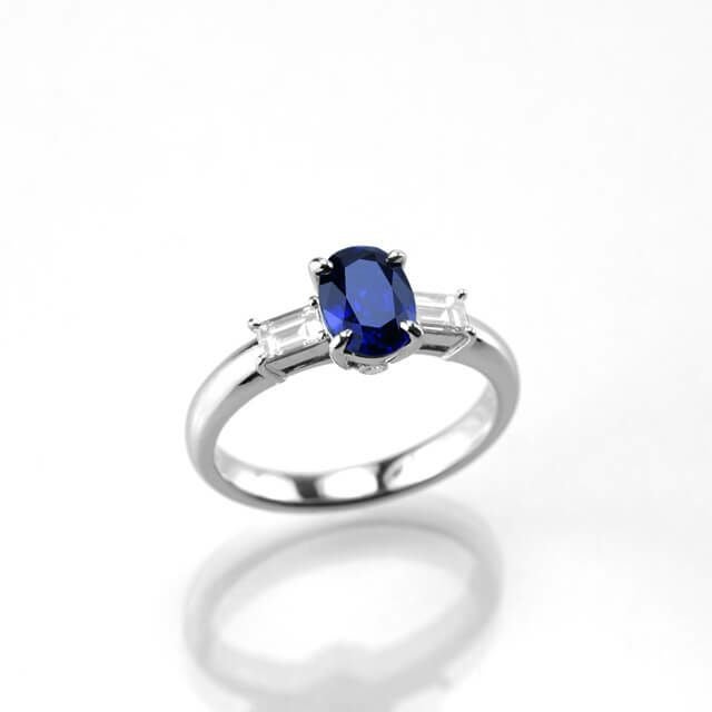 ブルーサファイア1.08ctプラチナリングダイヤ0.32ct付(中央宝石研究所宝石鑑別書付)