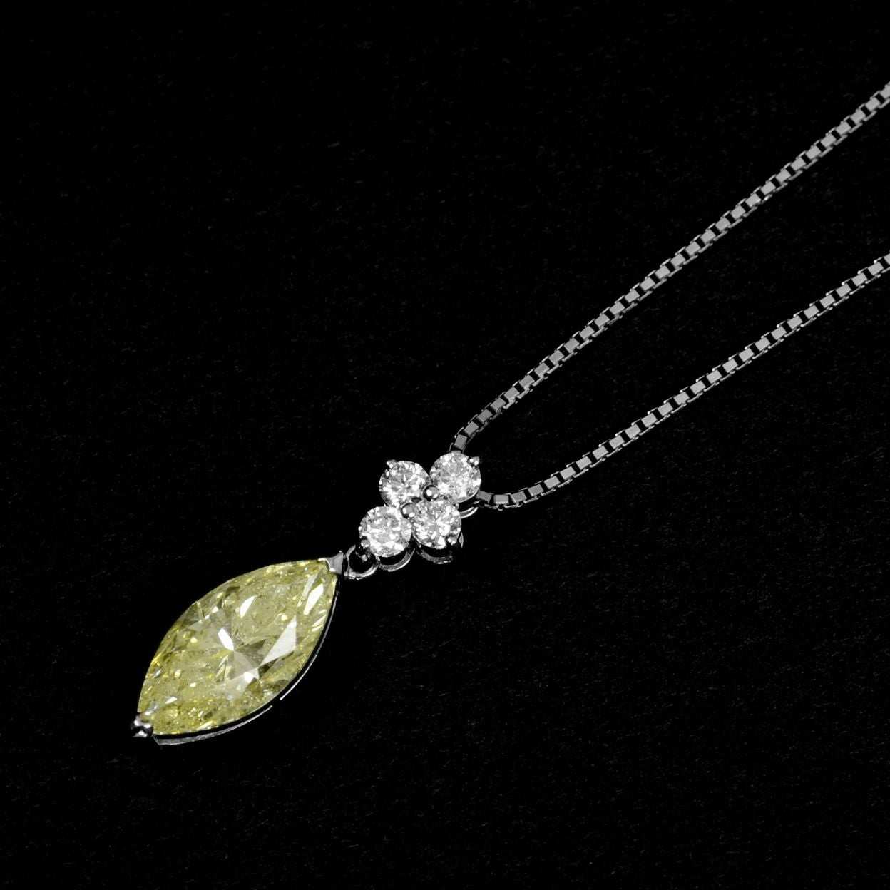 イエローダイヤモンド3.227ct VERY LIGHT YELLOWプラチナネックレスダイヤ0.35ct付(中央宝石研究所宝石鑑別書付)
