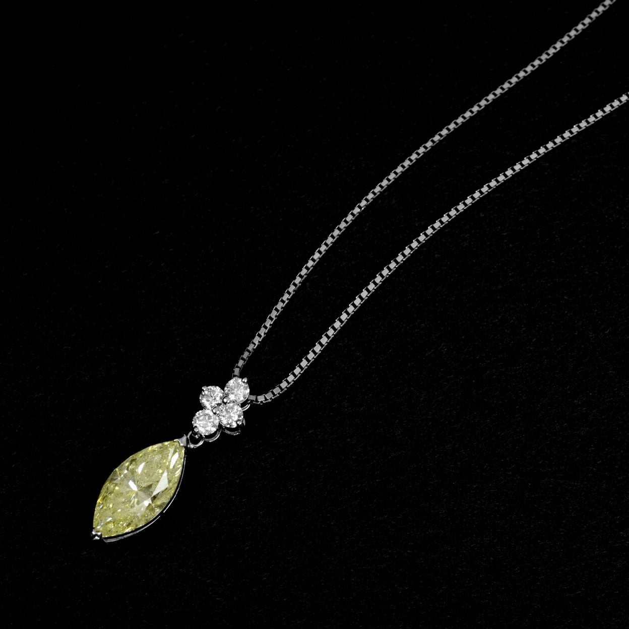 イエローダイヤモンド3.227ct VERY LIGHT YELLOWプラチナネックレスダイヤ0.35ct付(中央宝石研究所宝石鑑別書付)