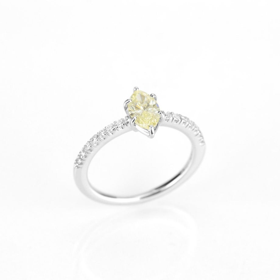 ダイヤモンド0.637ctプラチナリングダイヤ0.10c付(中央宝石研究所ダイヤモンドソーティング付)