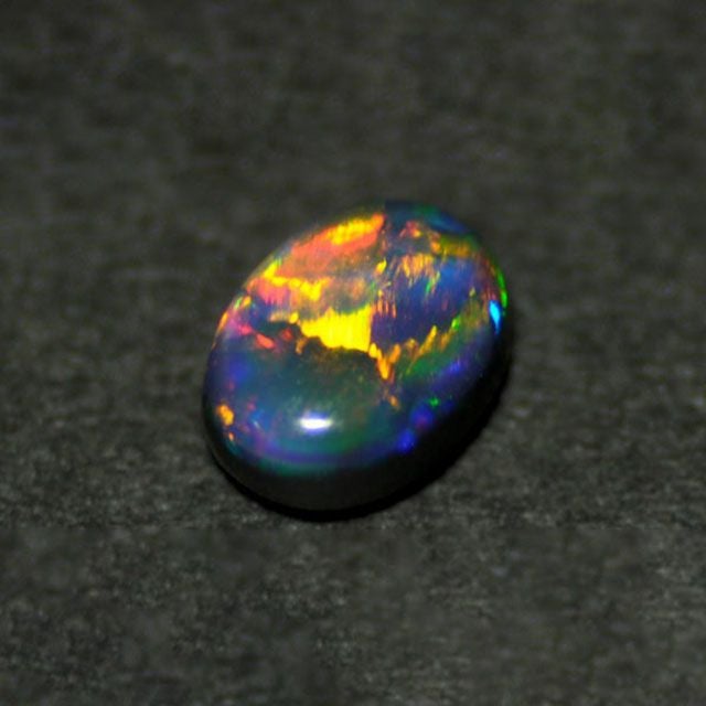 ブラックオパールカボション0.94ct(中央宝石研究所宝石鑑別書付)