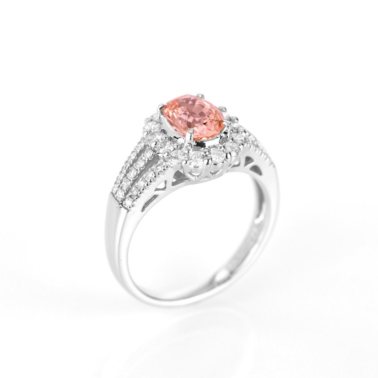 スリランカ産非加熱パパラチャサファイア1.54ctプラチナリングダイヤ0.59ct付(GRS宝石鑑別書付)