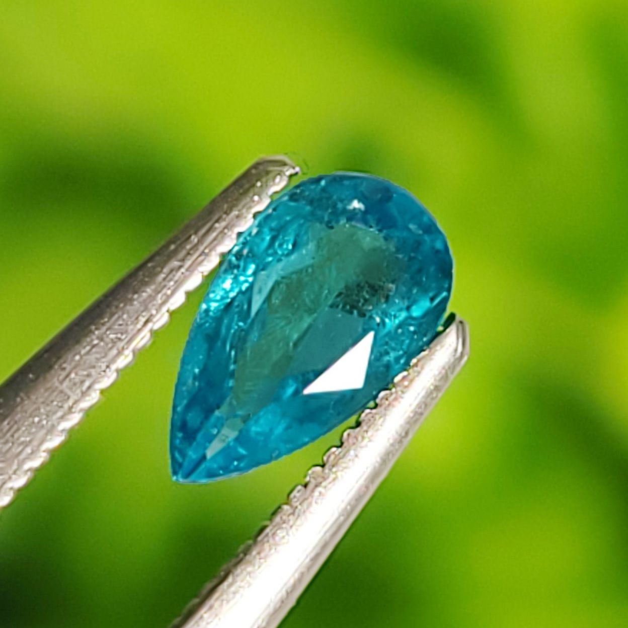 バブラジル産バターリャ鉱山パライバトルマリン0.243ct(中央宝石研究所宝石鑑別書付)