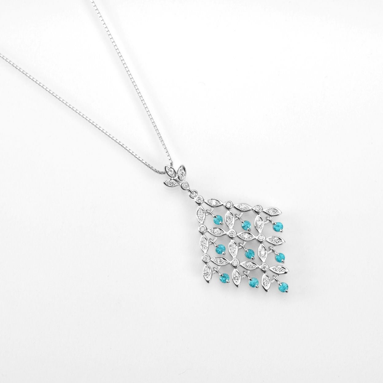 ブラジル産パライバトルマリン0.27ctK18ホワイトゴールドネックレスダイヤ0.22ct付(中央宝石研究所宝石鑑別書付)