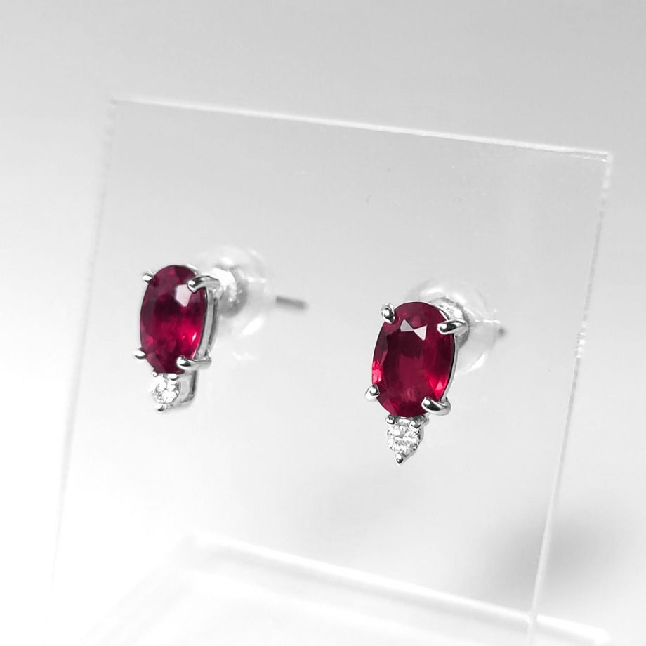 ルビー0.48ct0.46ctプラチナピアスダイヤ0.02ct0.02ct付(中央宝石研究所宝石鑑別書付)