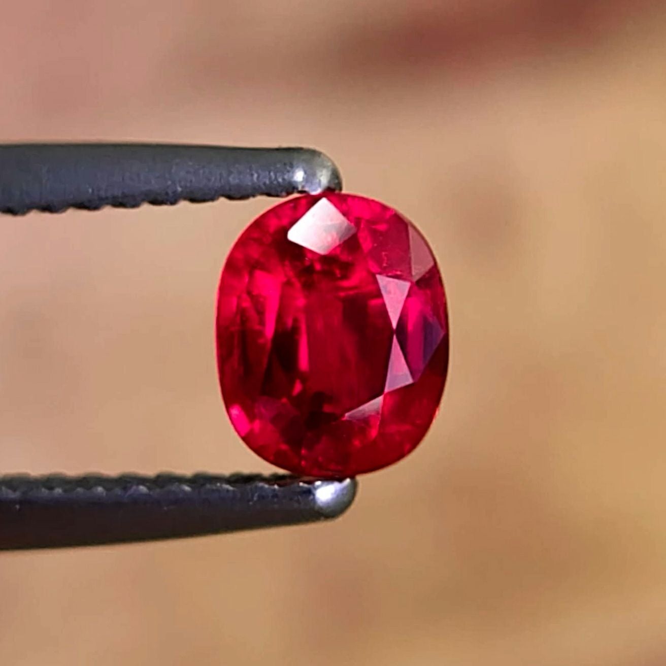 ミャンマー産非加熱ピジョンブラッドルビー0.69ct(GRS宝石鑑別書付)
