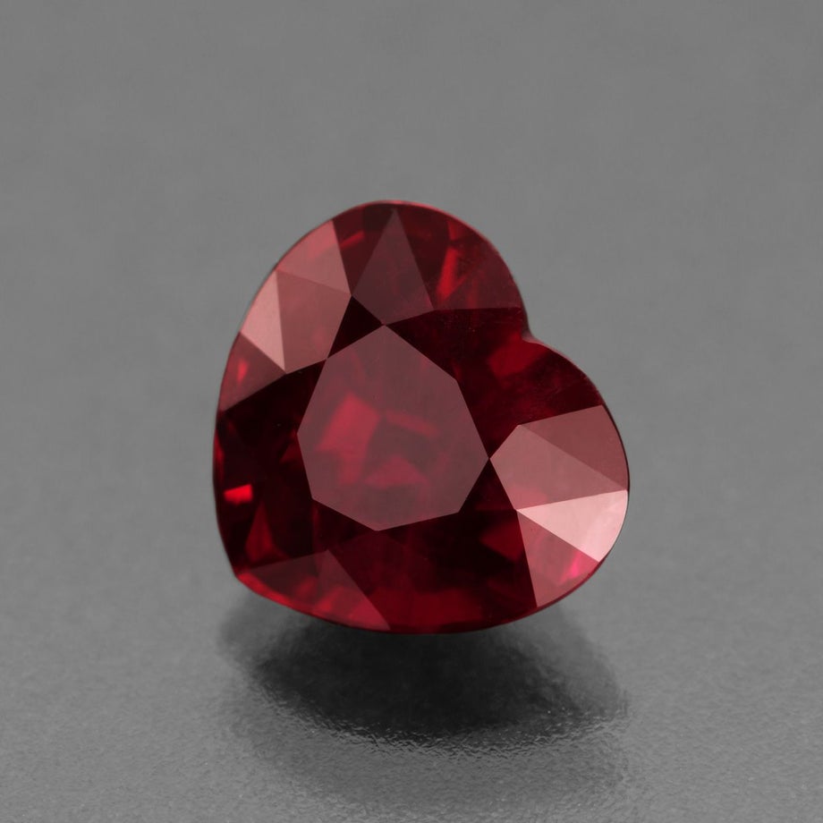 ミャンマー産ピジョンブラッドルビー1.56ct(GRS宝石鑑別書付)