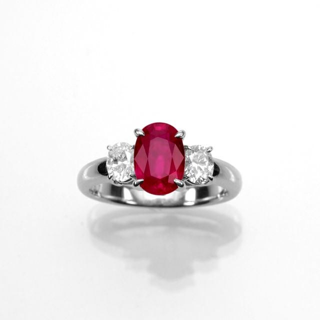 ルビー1.940ctプラチナリングダイヤ0.61ct付(中央宝石研究所鑑別書付)