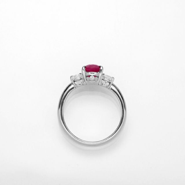 ルビー1.940ctプラチナリングダイヤ0.61ct付(中央宝石研究所鑑別書付)