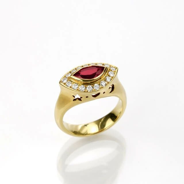 ルビー1.036ctゴールドリングダイヤ0.32ct付(中央宝石研究所宝石鑑別書付)