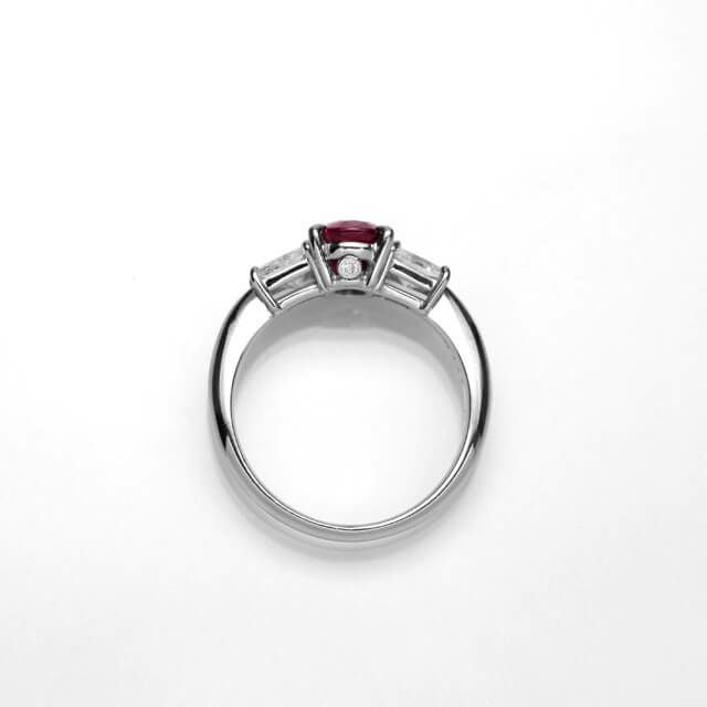 ルビー1.47ctプラチナリングダイヤ0.72ct付(中央宝石研究所宝石鑑別書付)