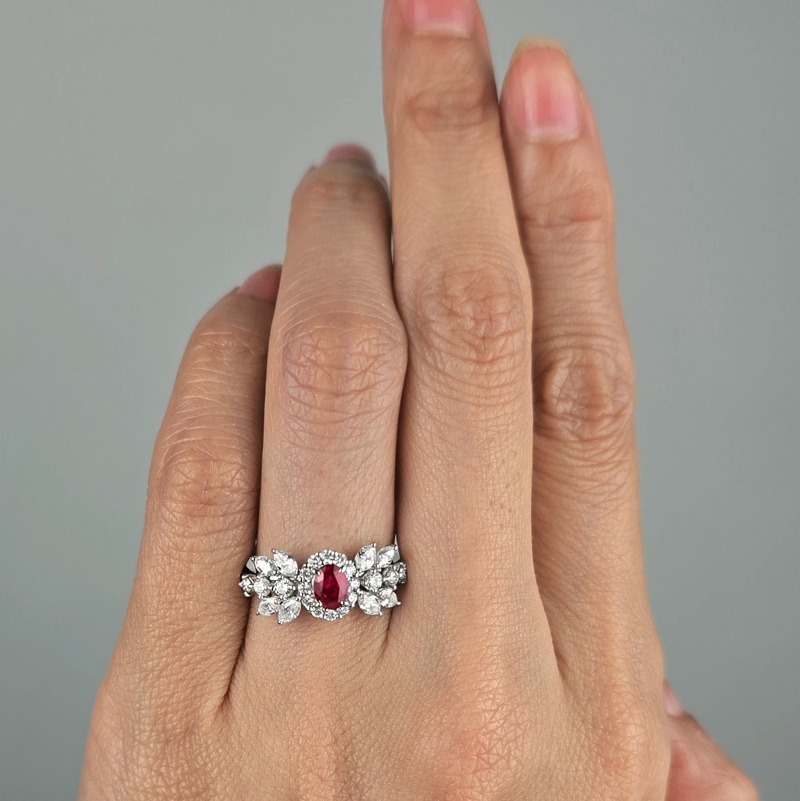 ミャンマー産非加熱ピジョンブラッドルビー0.55ctプラチナリングダイヤ0.83ct付(GRS宝石鑑別書付)