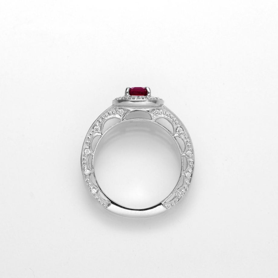ミャンマー産ピジョンブラッドルビー1.02cホワイトゴールドリングダイヤ1.14ct付(GRS宝石鑑別書付)
