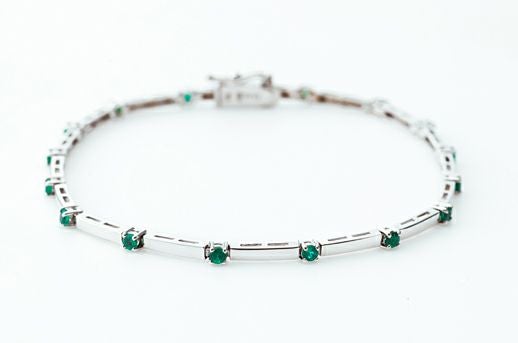エメラルド0.539ctK18ホワイトゴールドブレスレット(中央宝石研究所宝石鑑別書付)