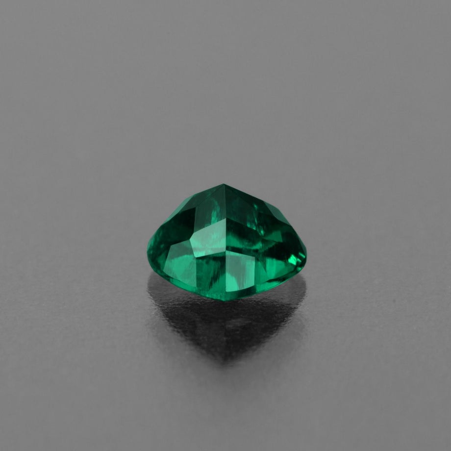 コロンビア産無処理エメラルド(ノンオイル)ハート0.31ct(中央宝石研究所宝石鑑別書付)