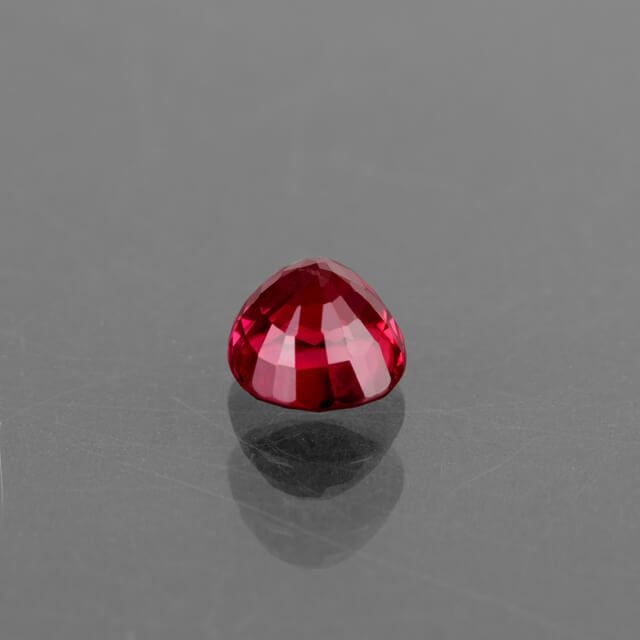ミャンマー産非加熱ピジョンブラッドルビー1.55ct(GRS宝石鑑別書付)