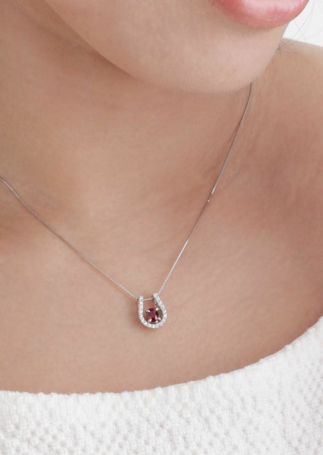 ミャンマー産非加熱ピジョンブラッドルビー0.38ctプラチナネックレスダイヤ0.129ct付(GRS宝石鑑別書付)