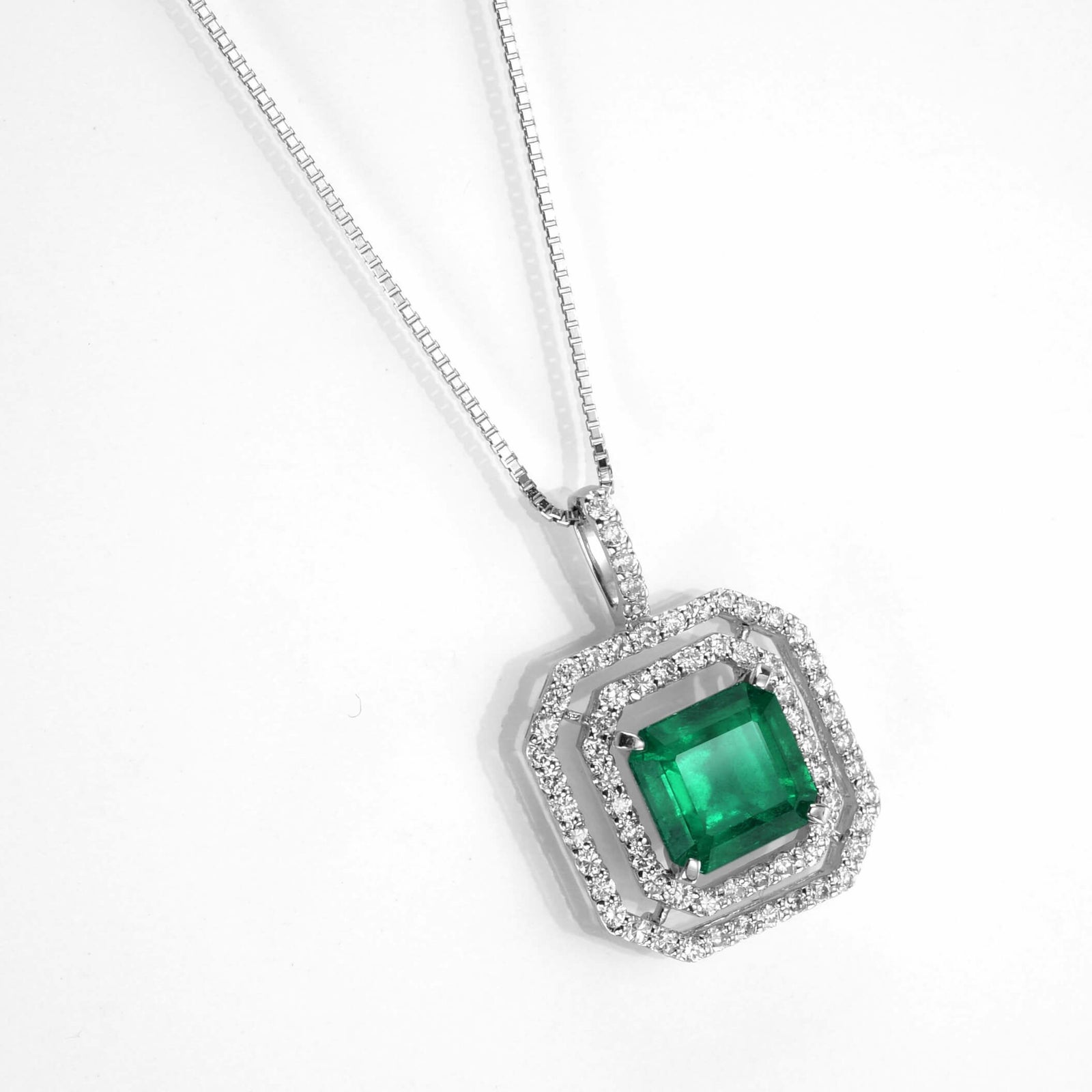 コロンビア産エメラルド1.88ctプラチナネックレスダイヤ0.43ct付(中央宝石研究所宝石鑑別書付)