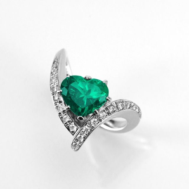 コロンビア産エメラルド1.75ctプラチナリングダイヤ0.182ct付(中央宝石研究所宝石鑑別書付)