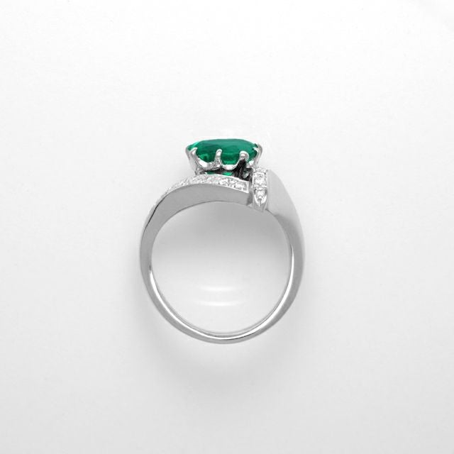 コロンビア産エメラルド1.75ctプラチナリングダイヤ0.182ct付(中央宝石研究所宝石鑑別書付)