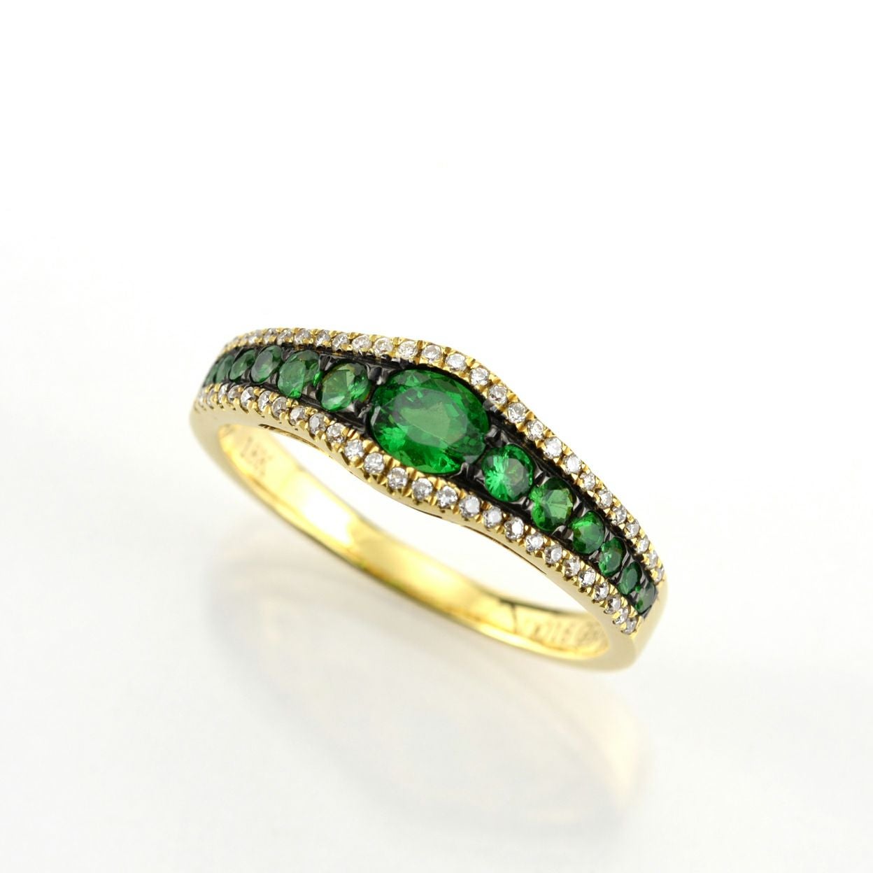 ツァボライトガーネット0.76ctK18ゴールドリングダイヤ0.16ct付(中央宝石研究所宝石鑑別書付)